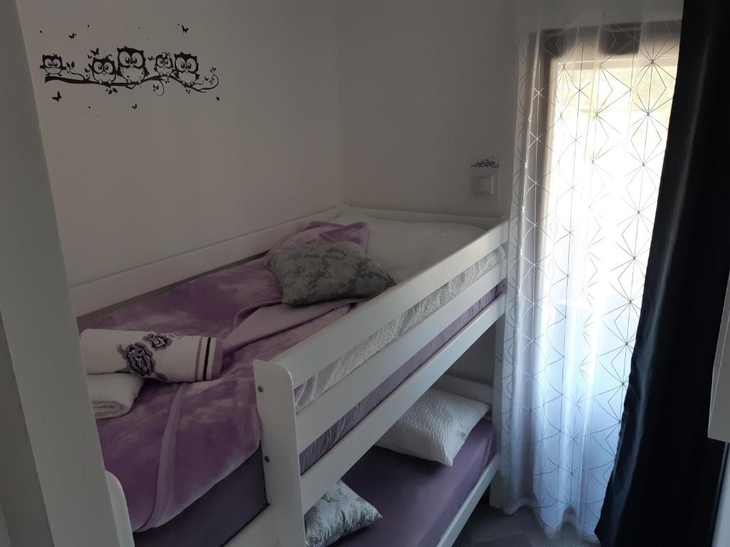 Apartments by the sea Pirovac, Sibenik - 16095 - Appartamento Con 2 Camere Da Letto E Terrazza