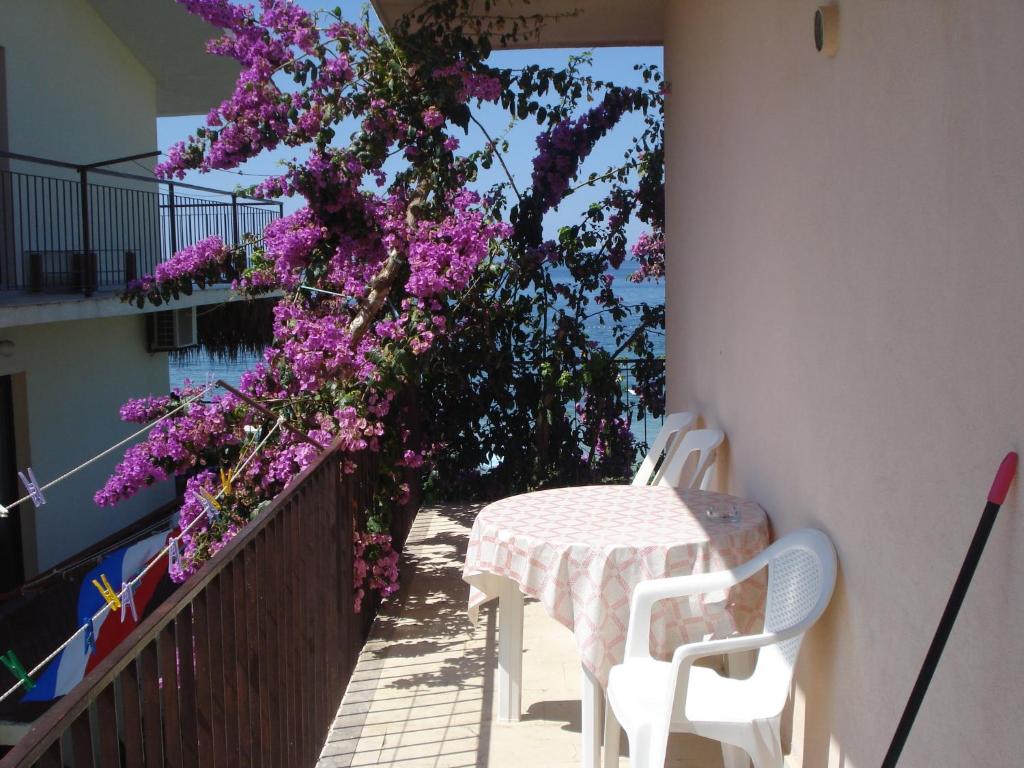 Fotografia z galérie ubytovania Apartments by the sea Podstrana, Split - 16074 v destinácii Podstrana