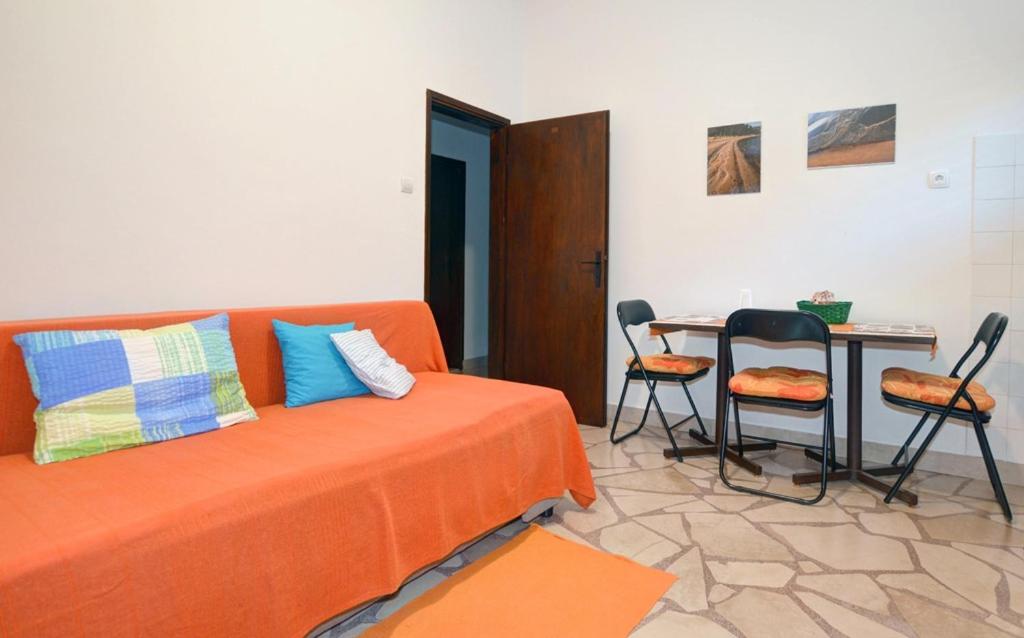 Posteľ alebo postele v izbe v ubytovaní Apartments and rooms by the sea Podaca, Makarska - 16160