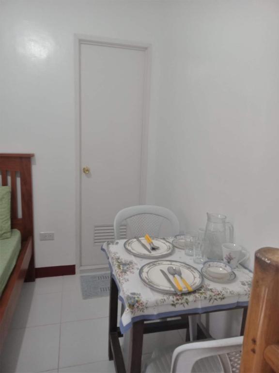Fotografie z fotogalerie ubytování Felipa Beach and Guesthouse - Newly Renovated Airconditioned Guest Rooms v destinaci Dumaguete