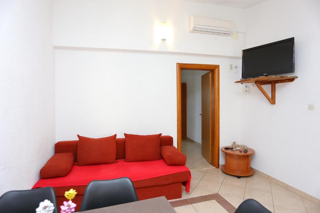 Fotografia z galérie ubytovania Apartments with a parking space Makarska - 15763 v destinácii Makarska