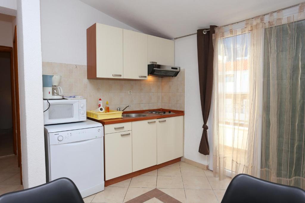 Fotografia z galérie ubytovania Apartments with a parking space Makarska - 15763 v destinácii Makarska