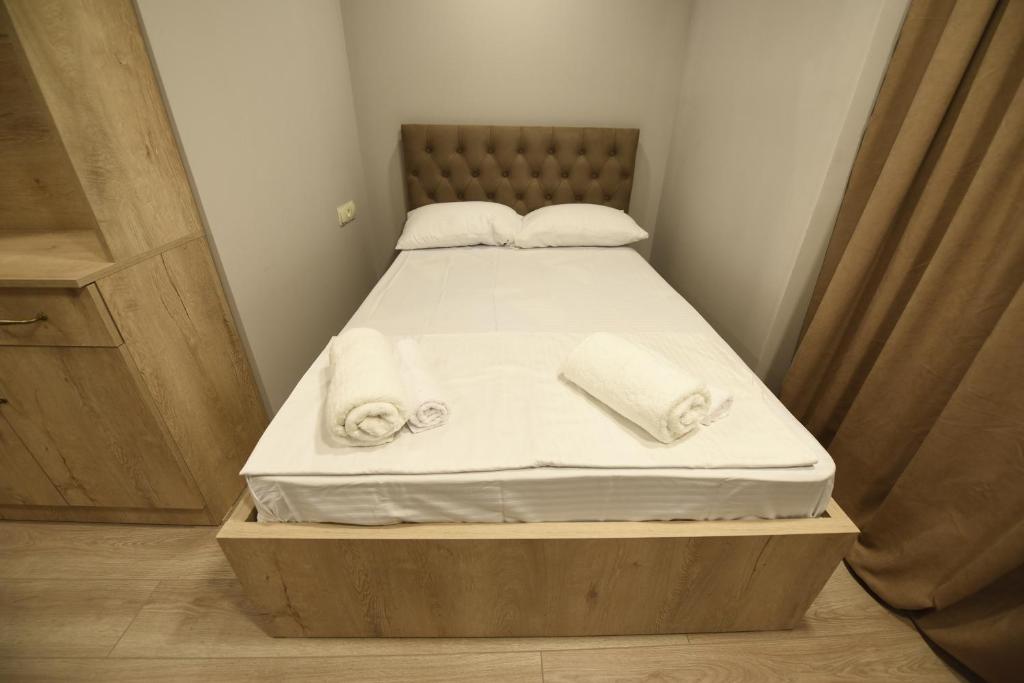 Family Hotel Avlabar - Tweepersoonskamer Met Balkon