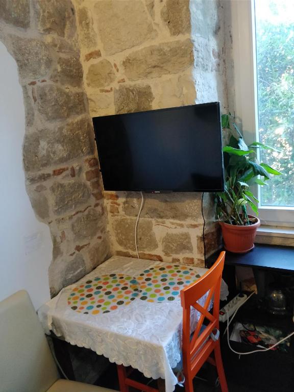 Televízia a/alebo spoločenská miestnosť v ubytovaní Apartments with WiFi Split - 15887