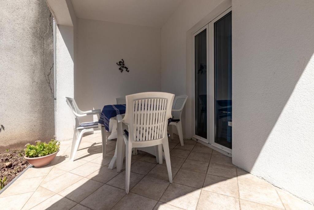 Balkon lub taras w obiekcie Apartments with a parking space Ivan Dolac, Hvar - 15784