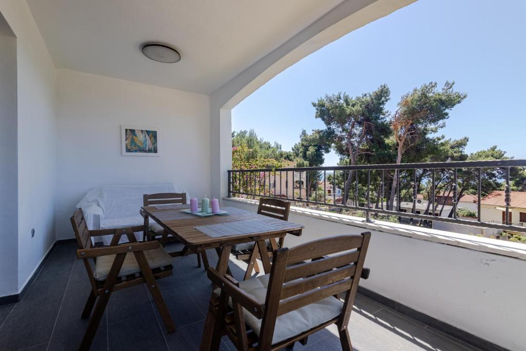 Balkon lub taras w obiekcie Apartments with a parking space Ivan Dolac, Hvar - 15784