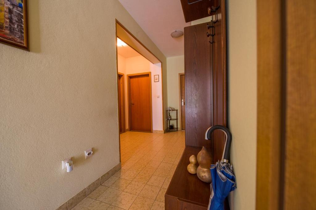 Fotografia z galérie ubytovania Apartments with a parking space Kastel Sucurac, Kastela - 16209 v destinácii Kaštela