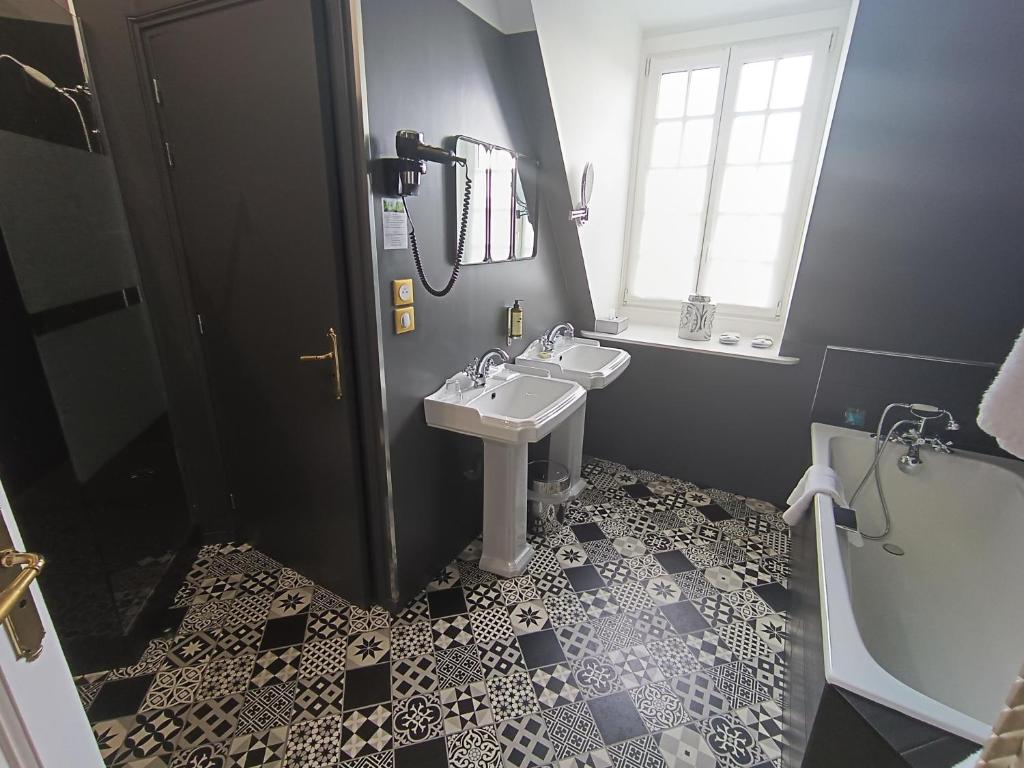 Chateau De Montreuil - Suite