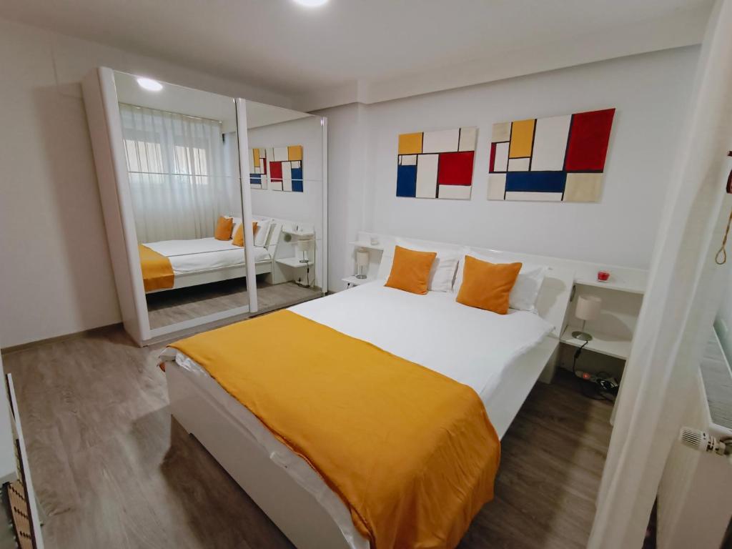 Central Park Apartments - One-Bedroom Apartment