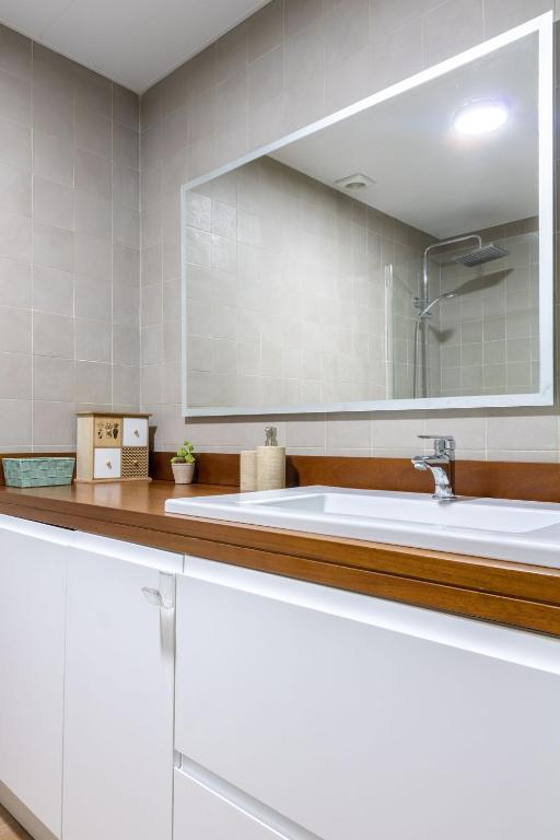 Koupelna v ubytování Charming apartment at La Alameda Seville City Center by OCityzen