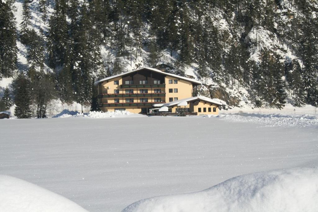 Schönauer Hof v zimě
