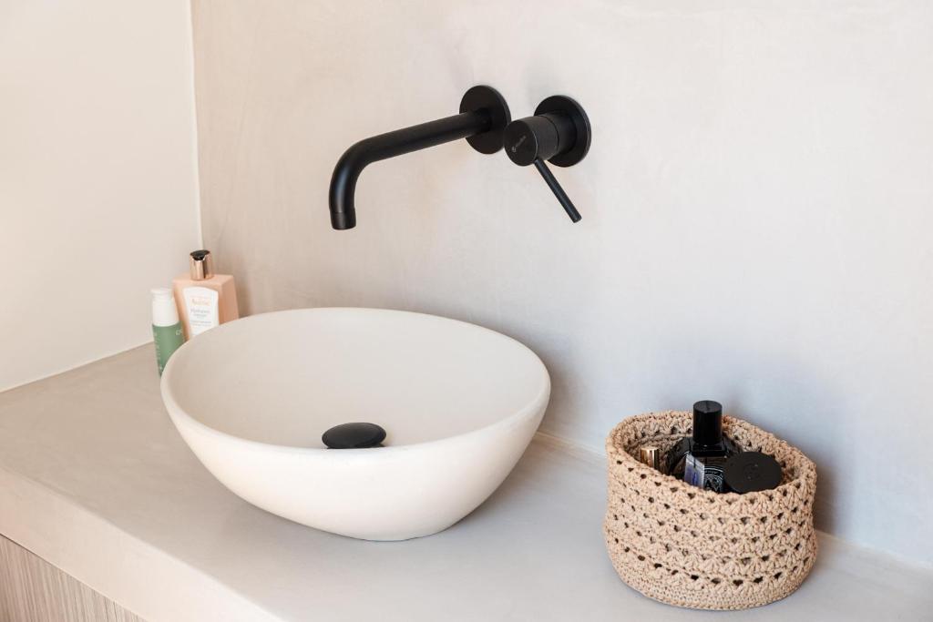 North Wind Luxury Suites - 16