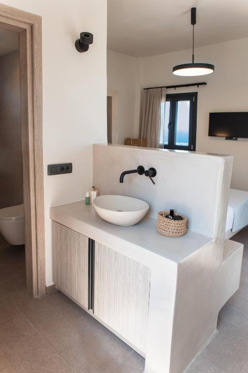 North Wind Luxury Suites - 17