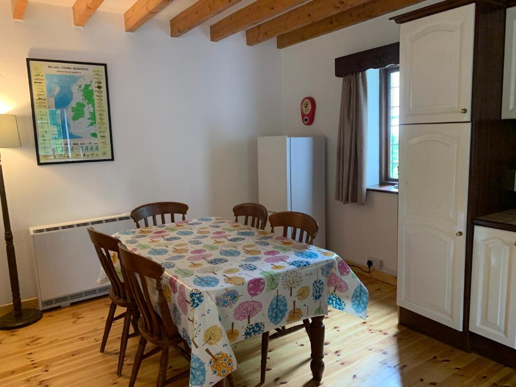 Kuchyň nebo kuchyňský kout v ubytování Killeena House