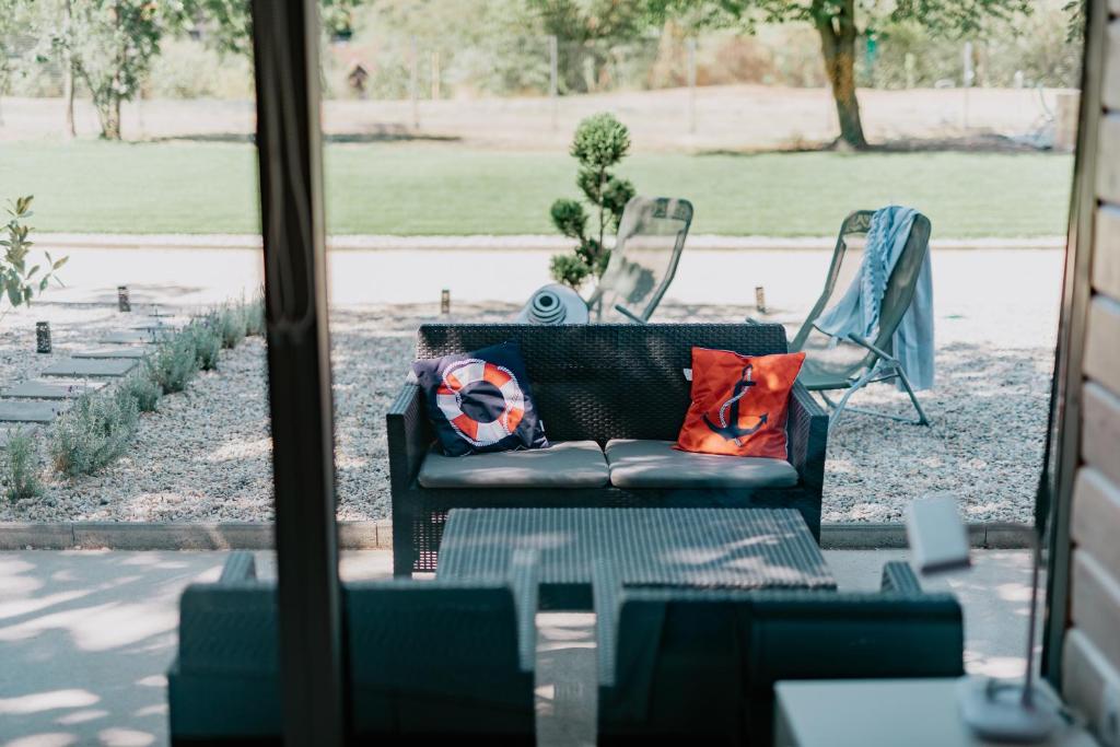 Vonkajšia záhrada v ubytovaní Zam-zam apartmanok