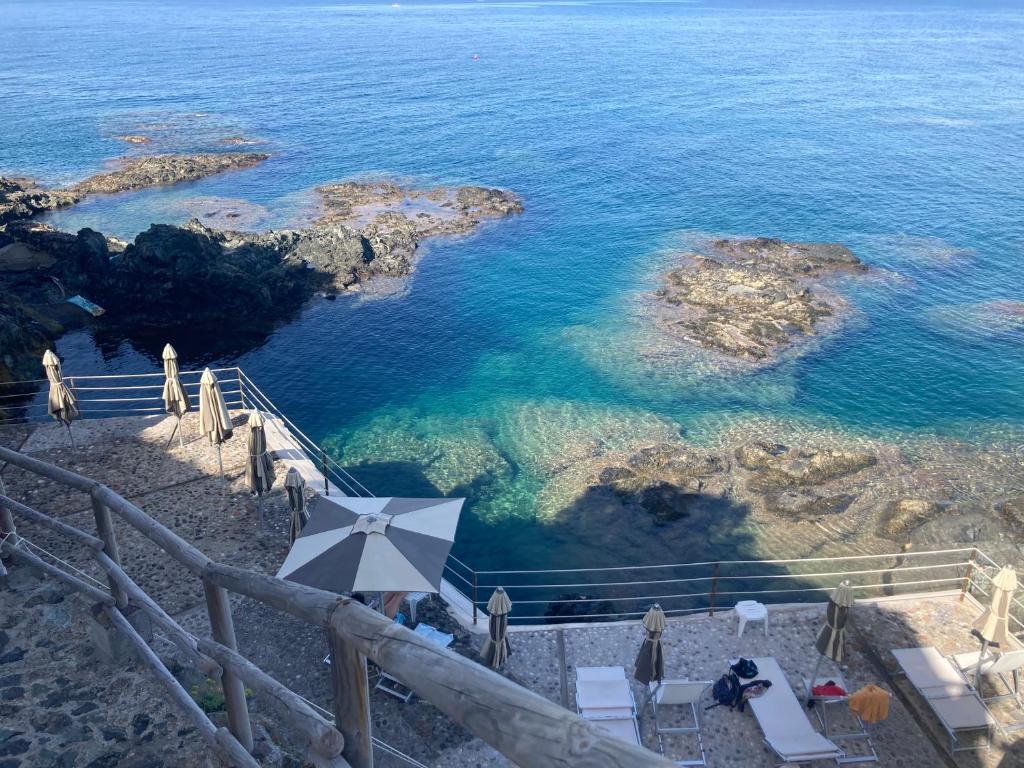 Oasi verde con terrazza sul mare e con piscina, Castiglioncello – Prezzi  aggiornati per il 2023