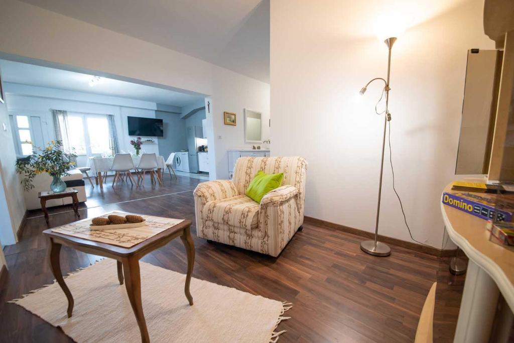 Posedenie v ubytovaní Apartman Mjeda