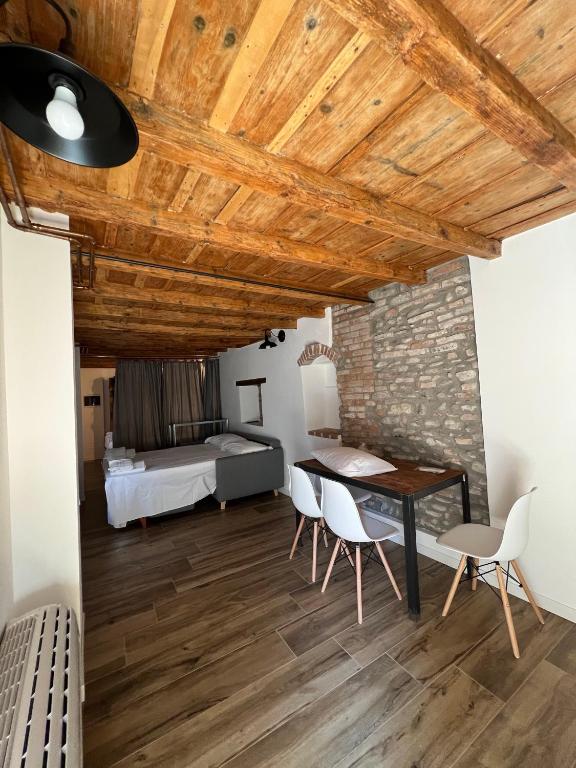 Borgovivo Loft Modern Apartments Bergamo City Center - 12
