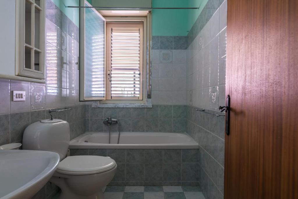 Zdjęcie z galerii obiektu Casavacanza immersa nel verde w Auguście