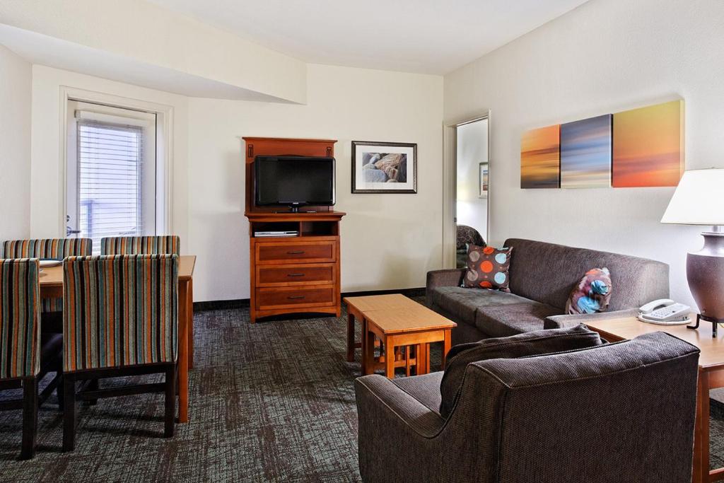 Staybridge Suites Chattanooga Downtown - Convention Center by IHG photo