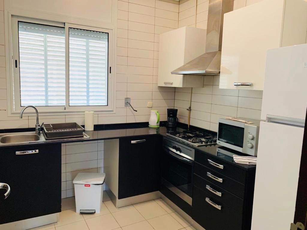 Kuchyň nebo kuchyňský kout v ubytování The Perfect Flat, Lac 2, Tunis