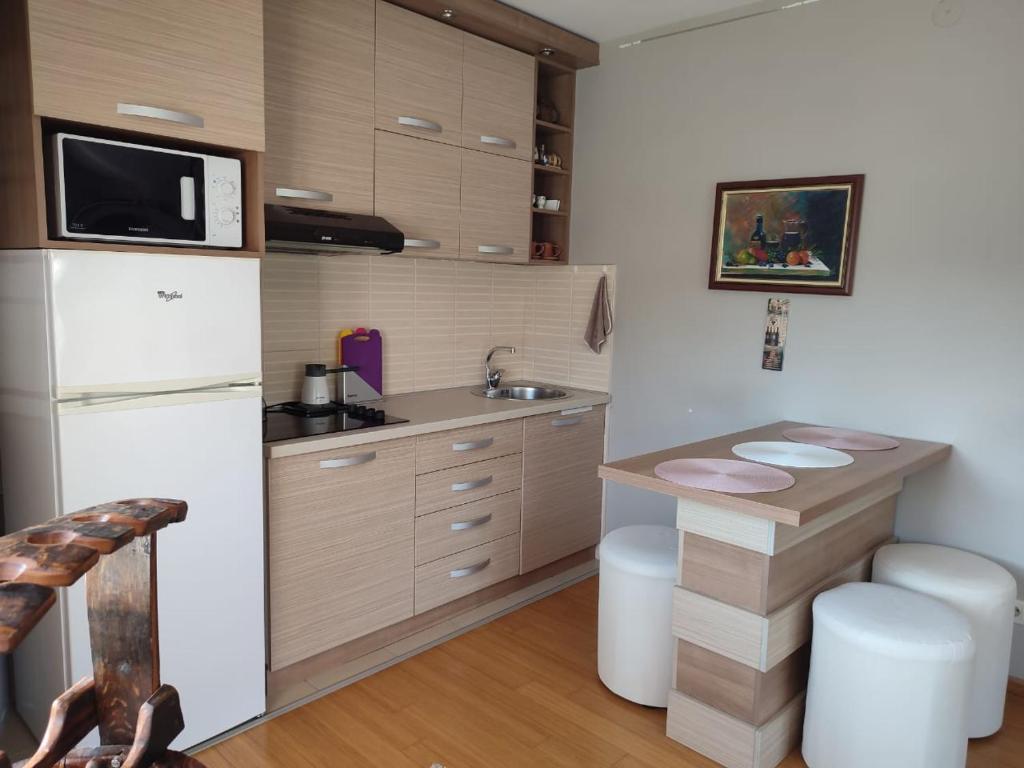 Apartman Lux Sneznik - 一居室公寓