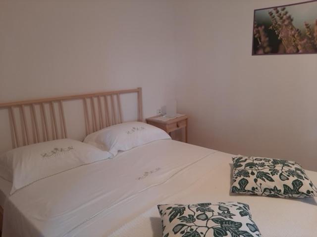 En eller flere senge i et værelse på House in Istria in pristine nature