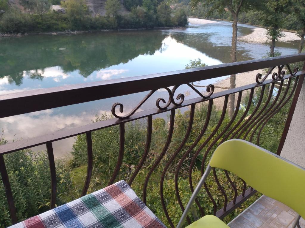 a view of a river from a balcony at Vikendica pored Drine Foča in Handići