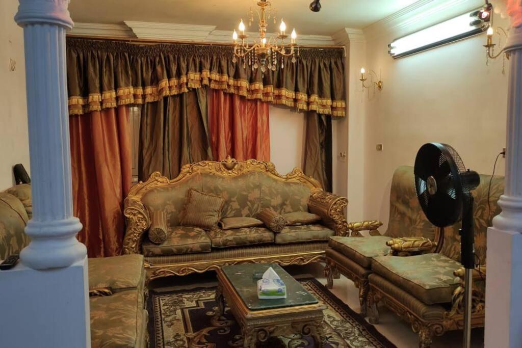 Lovely 2 bed room apartment with living area - Housity