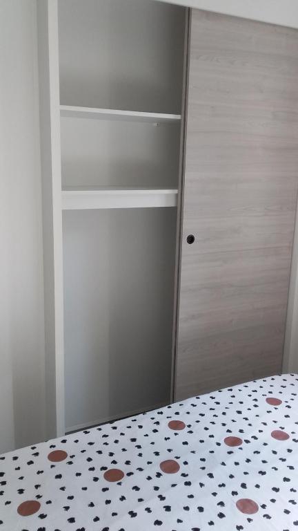Posteľ alebo postele v izbe v ubytovaní Mobil home 4-6 places St brėvin les pins 44