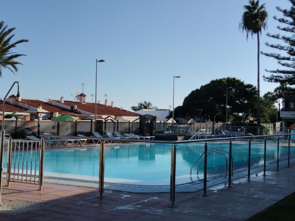Bazén v ubytování Apartamentos Los Balandros by SunHousesCanarias nebo v jeho okolí
