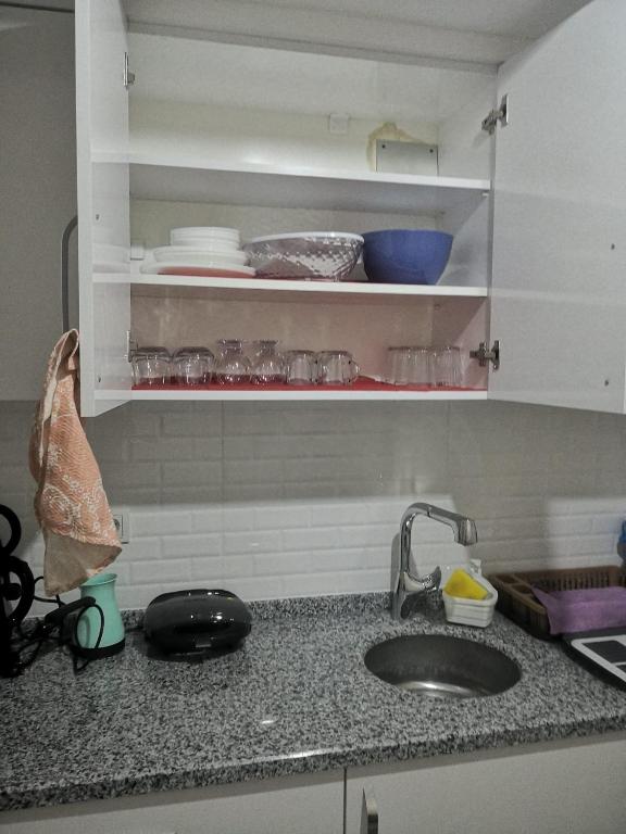 Kuchyň nebo kuchyňský kout v ubytování Ferienwohnung in Finike, 150 Meter vom Meer entfernt 3