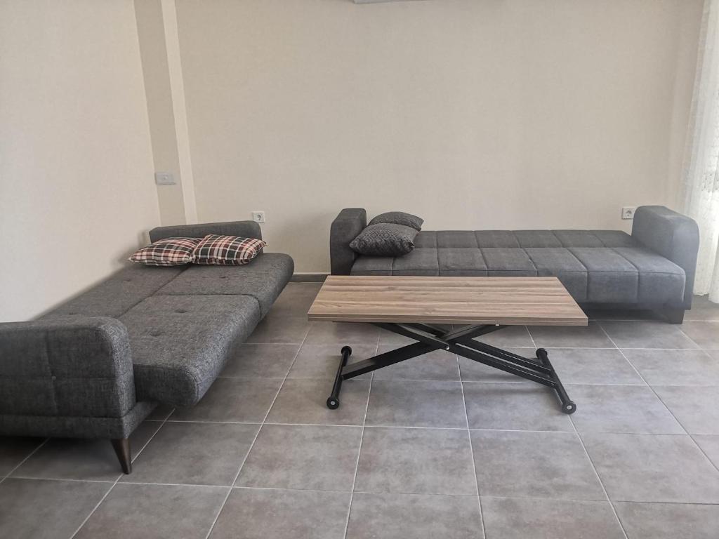 Posezení v ubytování Ferienwohnung in Finike, 150 Meter vom Meer entfernt 3