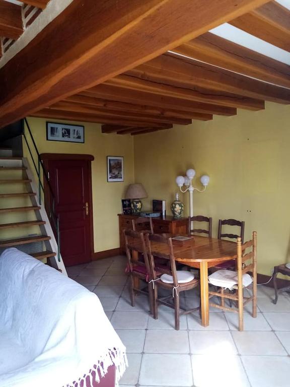 Posedenie v ubytovaní LA Vinee Gîte max 8 pers, maison familiale