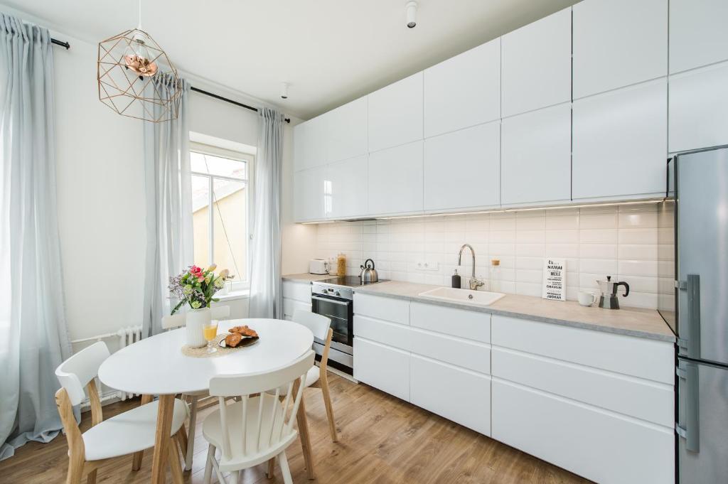 Stylish apartment in the heart of Kaunas Old Town - One-Bedroom Apartment