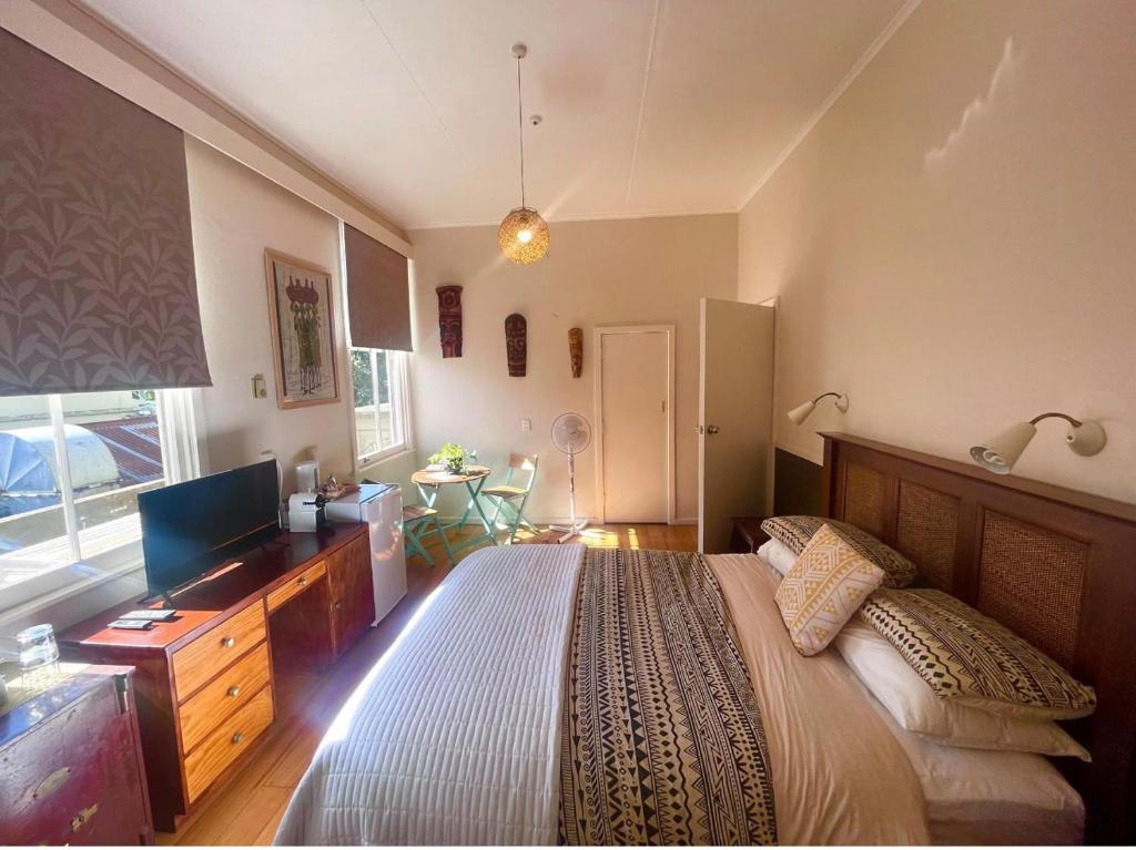 The Clyde Hotel - Deluxe Double Room