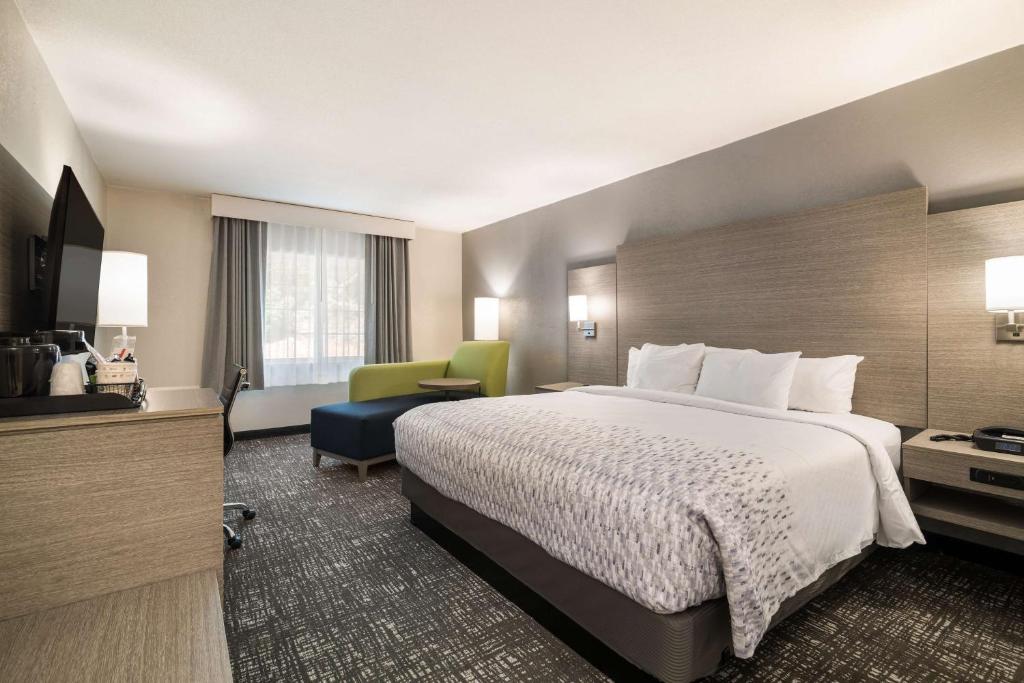 Sustainability certification Best Western Plymouth Inn-White Mountains - King Room