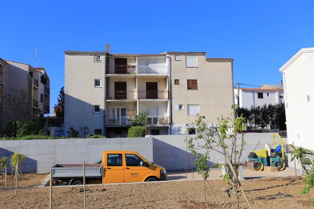 Apartments with parking space Podstrana, Split - 17054