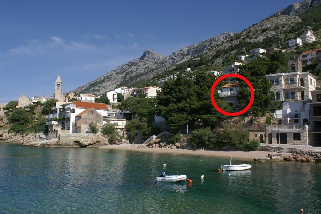 Fotografie z fotogalerie ubytování Apartments by the sea Pisak, Omis - 17056 v destinaci Mimice