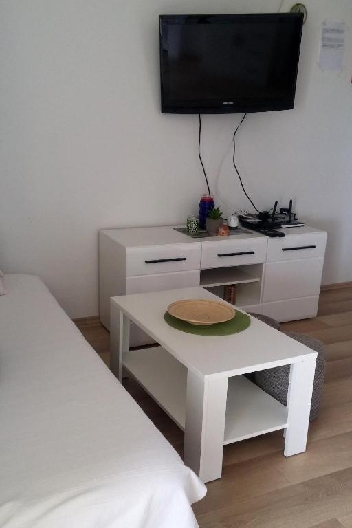 Apartments with a parking space Krusevo, Novigrad - 17149 - Two-Bedroom Apartment With Terrace And Sea View