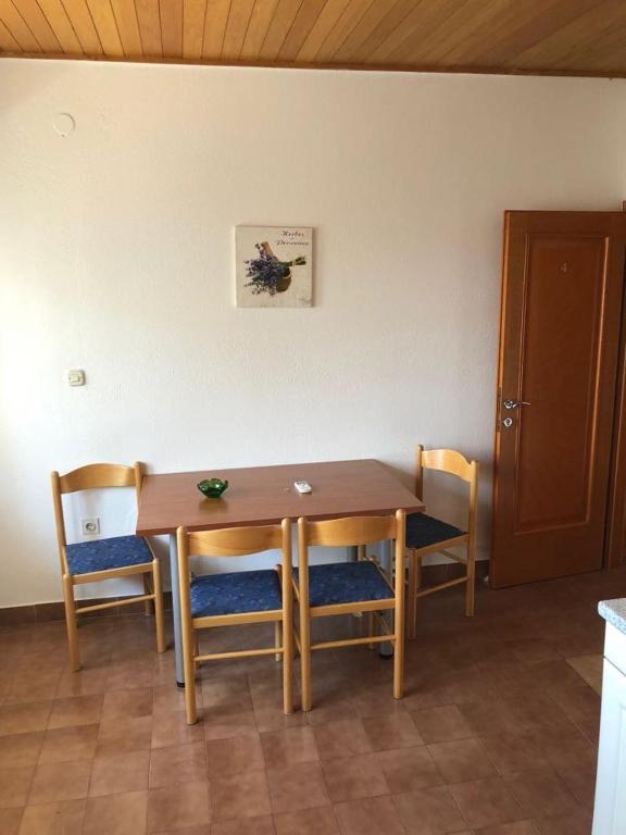 Fotografia z galérie ubytovania Apartments and rooms with parking space Baska Voda, Makarska - 17277 v destinácii Baška Voda