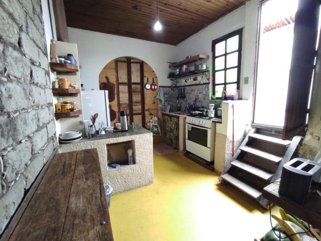 Kuchyň nebo kuchyňský kout v ubytování Hostel Mucugê