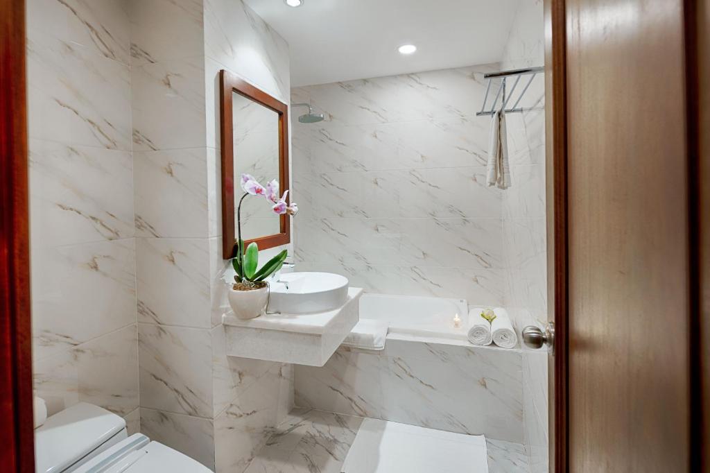 Lessini Premier Double Room with Free 01 Signature Cocktail