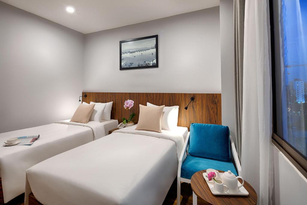 Lessini Premier Twin Room with Free 01 Signature Cocktail
