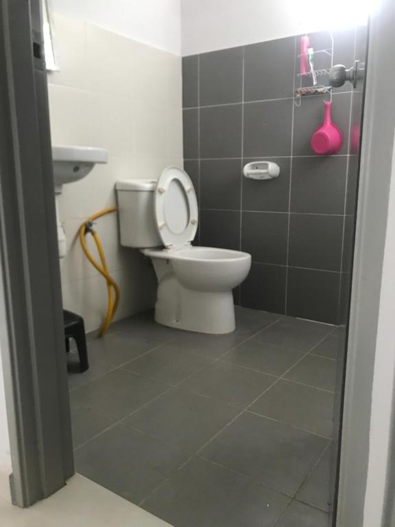 Homestay Ar Rayyan RESIDENSI LAGUNA BIRU - Appartement De Trois Chambres