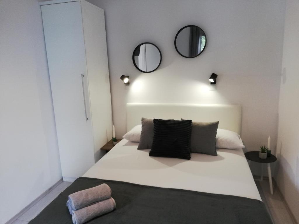 Fotografie z fotogalerie ubytování Apartments by the sea Zivogosce - Mala Duba, Makarska - 17399 v destinaci Živogošće