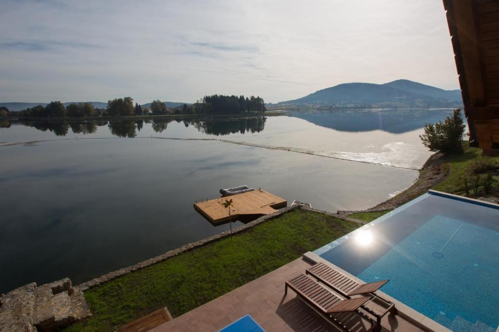 Fotografia z galérie ubytovania Luxury villa with a swimming pool Dujmic Selo, Gorski kotar - 17441 v destinácii Ogulin