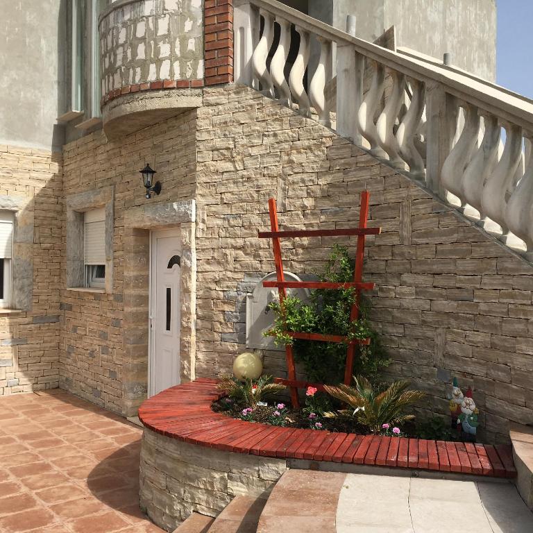 Zdjęcie z galerii obiektu Apartments for families with children Slivnica, Zadar - 17512 w mieście Posedarje