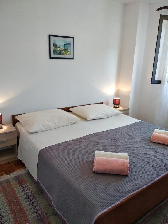 Posteľ alebo postele v izbe v ubytovaní Seaside holiday house Mali Iz (Iz) - 17536
