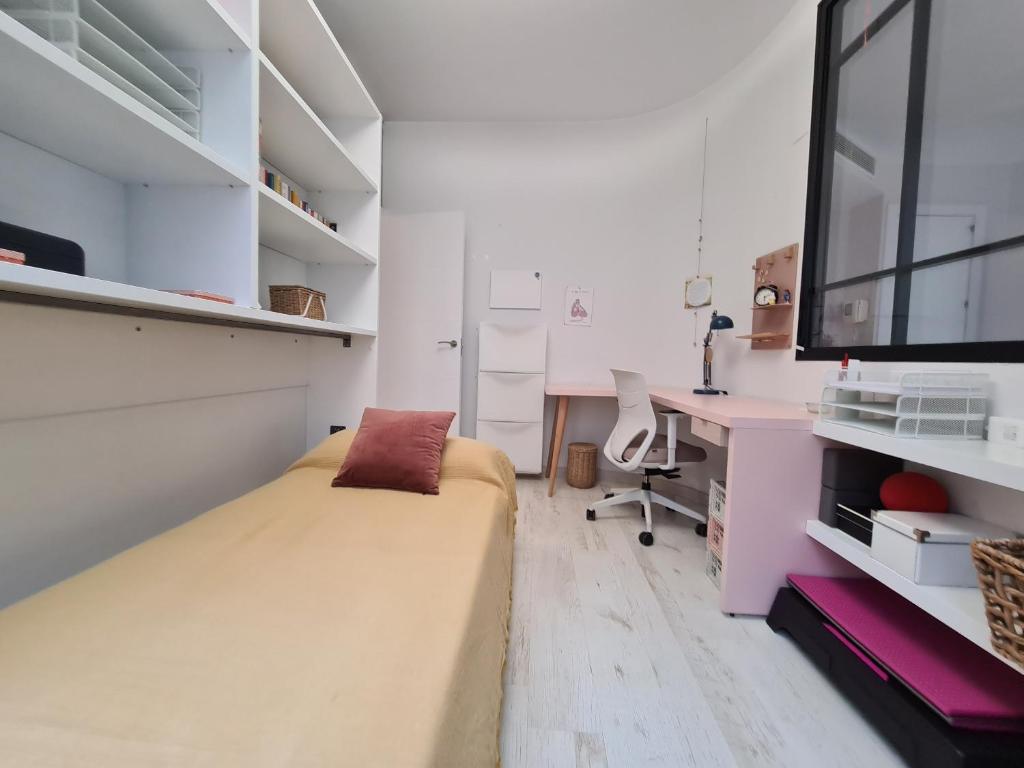 A kitchen or kitchenette at Dos Torres Arte en Balcones - Calle Alfonso I